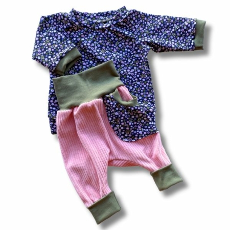 ensemble-pantalon-velours-rose-tee-shirt-fleurs-crapouillette